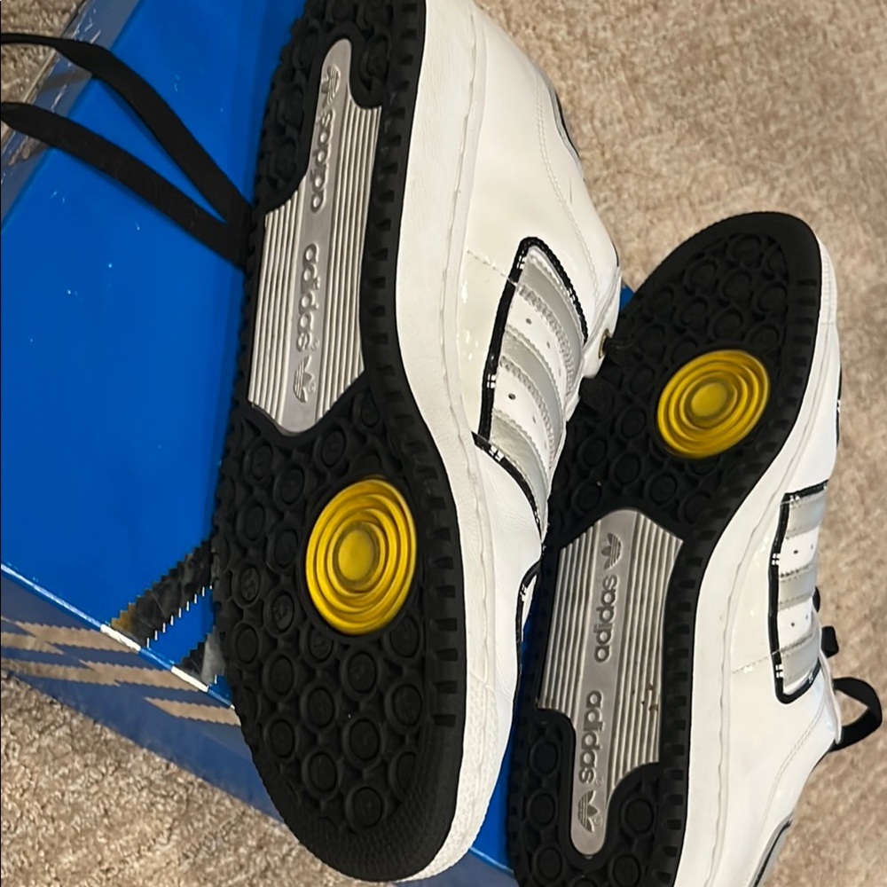 Adidas Decade Lo Las Vegas Sneakers - Picture 9 of 10